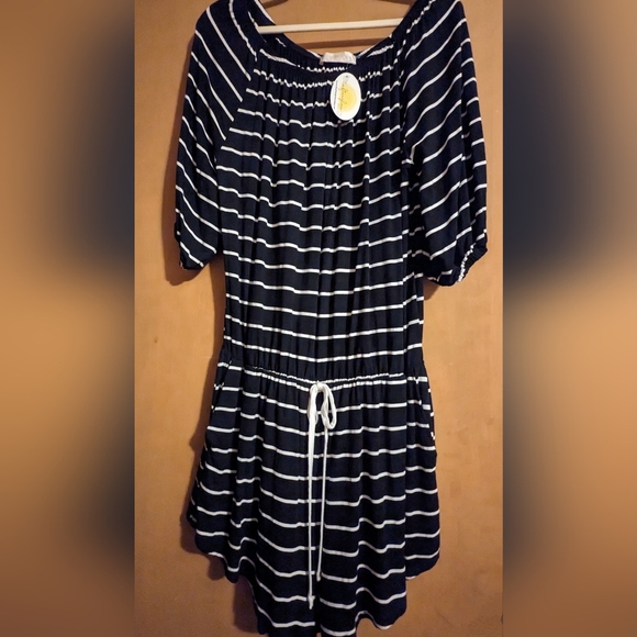 Romper B &W with pockets! - Picture 3 of 3